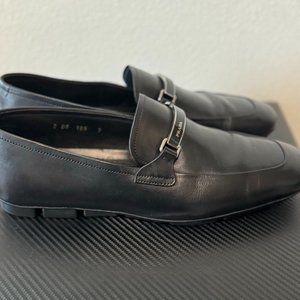 Men's Prada loafer with metal plaque & rubber sole (US 11)